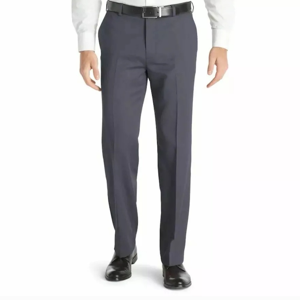 VAN HEUSEN MEN'S DRESS PANT.      059